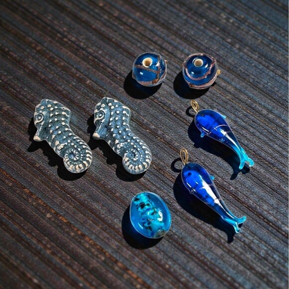 Ocean Theme Bead Lot Seahorse Fish Lampwork Glass & Ceramic Blue Craft Mix - Picture 1 of 7